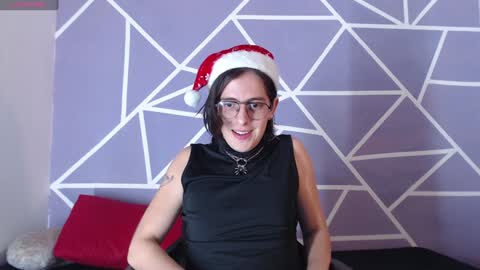 cava_pretty online show from December 23, 2024, 7:38 am