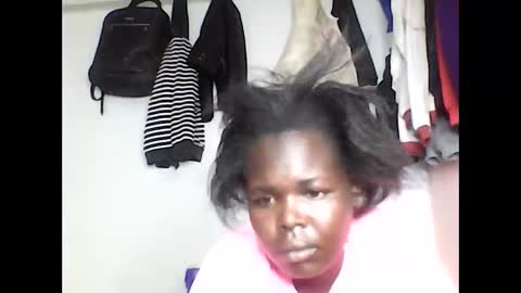 Snapshot of cavy_sweet chatting on April 4, 2026, 6:44 am Mecy online show from April 4, 2026, 6:44 am