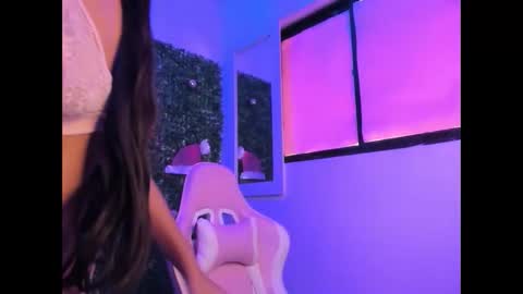 caylin_dolls_ online show from November 29, 2025, 6:44 pm