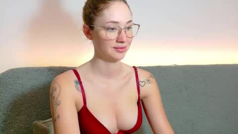 Snapshot of cb_ivanna chatting on May 29, 2026, 6:44 am Ivanna online show from May 29, 2026, 6:44 am