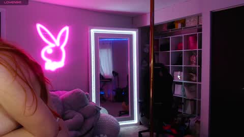 Ccinnamon online show from January 5, 2025, 8:52 pm