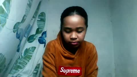 cclanioo online show from June 14, 2026, 2:24 am