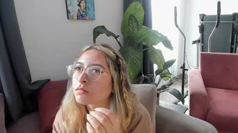 ccuteass online show from December 3, 2024, 3:55 pm