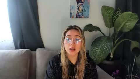 ccuteass online show from January 9, 2025, 3:23 pm