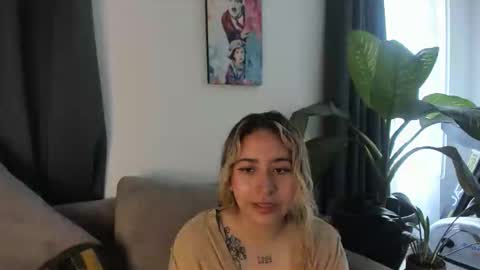 ccuteass online show from February 14, 2025, 3:47 pm