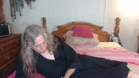 Jackie online show from October 8, 2025, 10:24 am