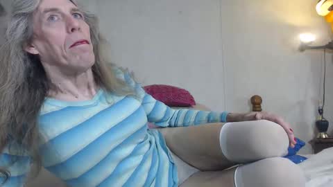 Jackie online show from November 3, 2025, 9:43 am