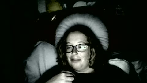 Snapshot of cdutton1997 chatting on June 19, 2026, 1:43 am cdutton1997 online show from June 19, 2026, 1:43 am