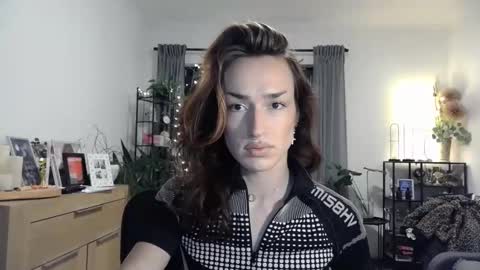 Snapshot of cececunt chatting on December 20, 2024, 6:24 pm Ametrine online show from December 20, 2024, 6:24 pm