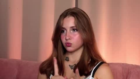 Lina  online show from September 24, 2025, 7:17 pm