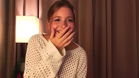 Lina  online show from November 23, 2025, 7:24 pm