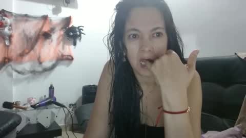 ceci online show from October 25, 2025, 2:08 am