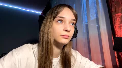 Lily online show from November 17, 2025, 12:44 pm