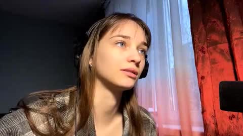 Lily online show from November 25, 2025, 12:05 pm