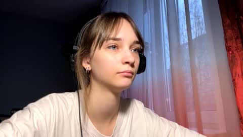 Lily online show from November 27, 2025, 11:56 am