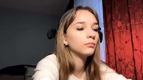 Lily online show from November 30, 2025, 12:09 pm