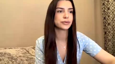 Darina online show from May 5, 2026, 4:37 pm