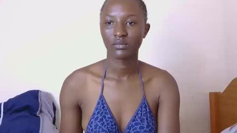 Snapshot of cee_queen chatting on May 19, 2026, 7:58 am cee_queen online show from May 19, 2026, 7:58 am