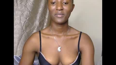 Snapshot of cee_queen chatting on May 31, 2026, 6:09 pm cee_queen online show from May 31, 2026, 6:09 pm