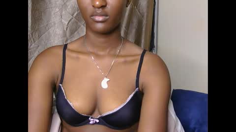 Snapshot of cee_queen chatting on June 3, 2026, 3:50 pm cee_queen online show from June 3, 2026, 3:50 pm
