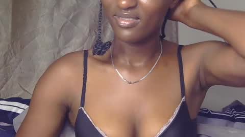 Snapshot of cee_queen chatting on June 21, 2026, 12:46 am cee_queen online show from June 21, 2026, 12:46 am