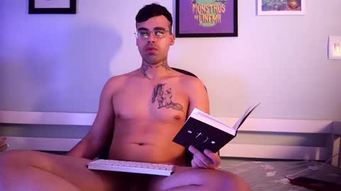 Celes online show from November 2, 2025, 8:33 pm