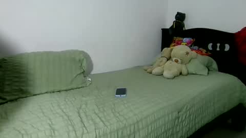 celessteseductora online show from April 24, 2026, 3:25 pm