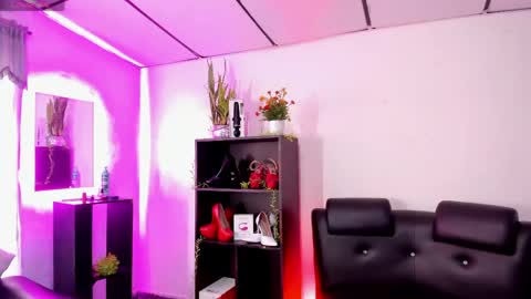 celeste_bdsm online show from April 30, 2026, 4:57 pm