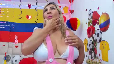 Snapshot of celeste_lincon chatting on July 10, 2026, 1:32 am Celeste Lincon online show from July 10, 2026, 1:32 am