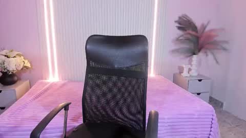 celestemoon5 online show from February 20, 2026, 4:53 am