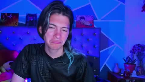 I am Valentinn online show from November 22, 2025, 7:57 pm