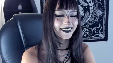   online show from October 31, 2025, 8:32 pm