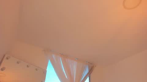 Ari online show from September 10, 2025, 9:04 pm