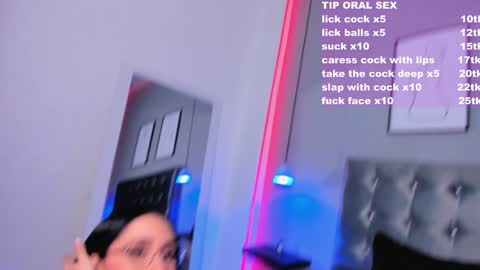 CelinaYHanck online show from January 19, 2025, 5:49 pm