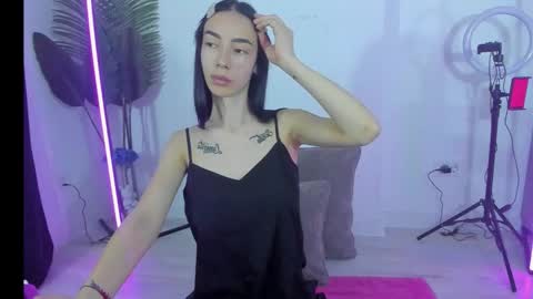 Celine Roxelle online show from November 10, 2025, 5:39 am