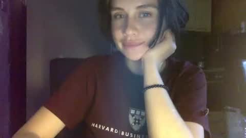 Eva online show from May 3, 2026, 7:42 pm