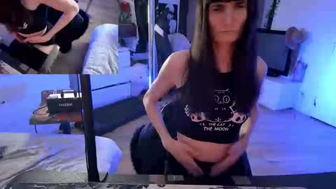Snapshot of ceriselapine chatting on November 16, 2025, 10:37 pm CeriseLapine online show from November 16, 2025, 10:37 pm