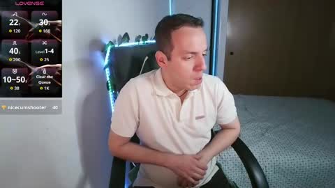 Cerso online show from April 21, 2026, 2:51 am