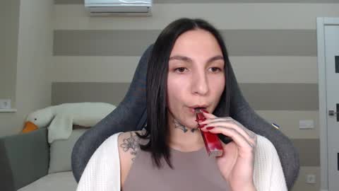 Kate online show from February 17, 2025, 2:48 pm