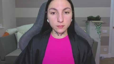 Kate online show from December 15, 2025, 7:01 am