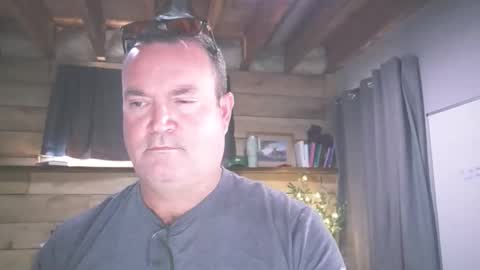 chadmichaell online show from April 22, 2026, 2:29 pm