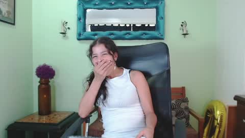 Chalon  online show from April 17, 2026, 7:06 pm