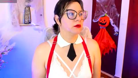 chanell online show from October 26, 2025, 10:54 am