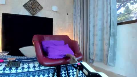 chanellejohnson_ online show from February 5, 2026, 8:24 pm