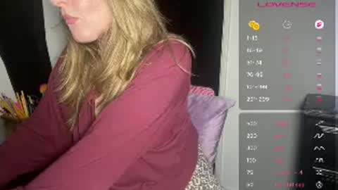 Snapshot of chanelmaxxx chatting on June 24, 2026, 8:02 am ChanelMaxxx online show from June 24, 2026, 8:02 am