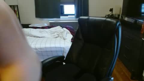 Snapshot of changyb chatting on February 15, 2026, 8:27 pm changyb online show from February 15, 2026, 8:27 pm