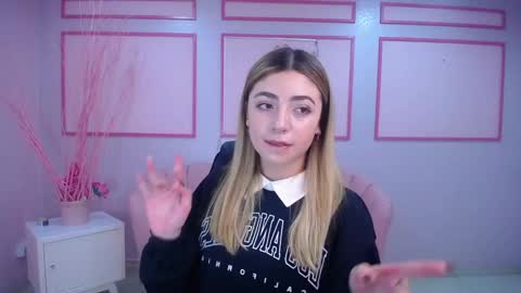 channel_blonde_a online show from December 13, 2024, 4:49 pm