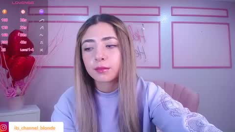 channel_blonde_a online show from February 11, 2025, 4:56 pm