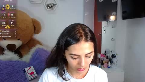 Isabella online show from December 31, 2024, 12:04 pm