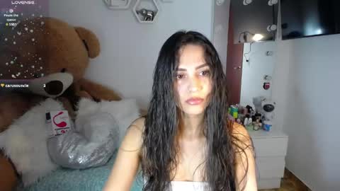 Isabella online show from April 23, 2026, 8:24 am